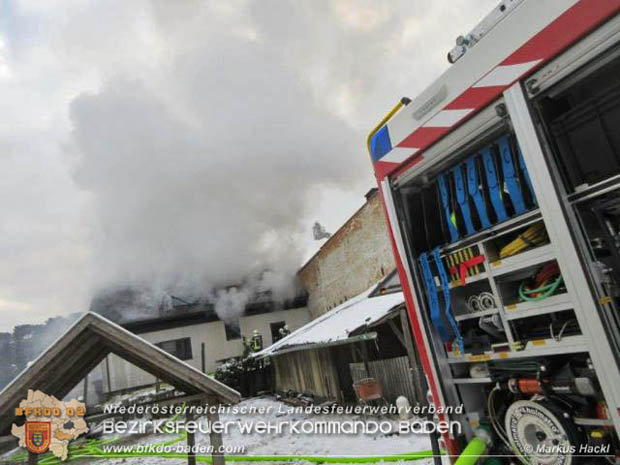 20181217 Wohnhausbrand in Lindabrunn-Enzesfeld forderte 8 Freiwillige Feuerwehren  Foto: © ASB oeA Markus Hackl