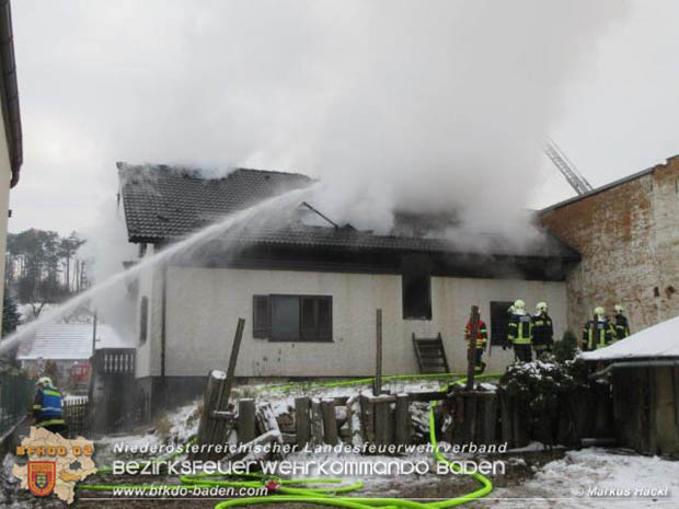 20181217 Wohnhausbrand in Lindabrunn-Enzesfeld forderte 8 Freiwillige Feuerwehren  Foto: © ASB oeA Markus Hackl