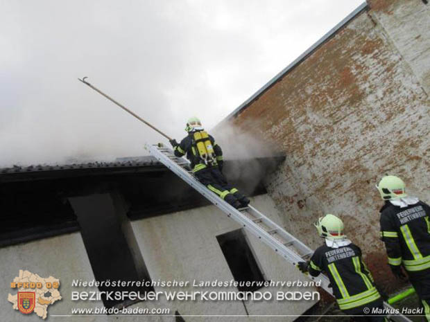 20181217 Wohnhausbrand in Lindabrunn-Enzesfeld forderte 8 Freiwillige Feuerwehren  Foto: © ASB oeA Markus Hackl