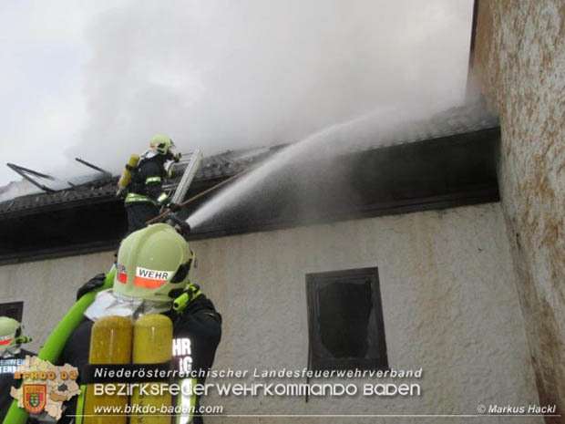 20181217 Wohnhausbrand in Lindabrunn-Enzesfeld forderte 8 Freiwillige Feuerwehren  Foto: © ASB oeA Markus Hackl