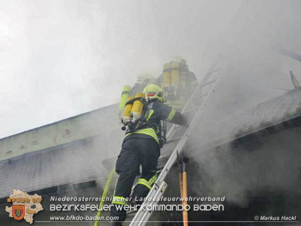 20181217 Wohnhausbrand in Lindabrunn-Enzesfeld forderte 8 Freiwillige Feuerwehren  Foto: © ASB oeA Markus Hackl