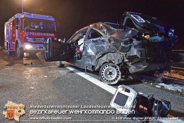 20181217 Verkehrsunfall mit toedlichem Ausgang auf der A3 Suedostautobahn zwischen Pottendorf und Hornstein  Foto: © ASB oeA Rene Weiner