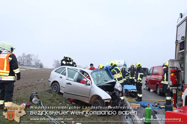 20181220 Schwerer Verkehrsunfall zwischen Reisenberg und Gramatneusiedl  Foto: © Freiwillige Feuerwehr Reisenberg