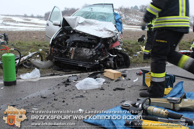 20181220 Schwerer Verkehrsunfall zwischen Reisenberg und Gramatneusiedl  Foto: © Freiwillige Feuerwehr Reisenberg