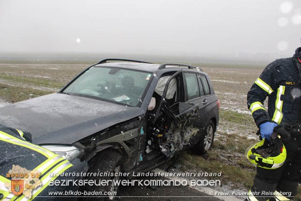 20181220 Schwerer Verkehrsunfall zwischen Reisenberg und Gramatneusiedl  Foto: © Freiwillige Feuerwehr Reisenberg