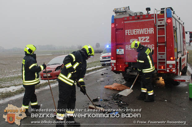 20181220 Schwerer Verkehrsunfall zwischen Reisenberg und Gramatneusiedl  Foto: © Freiwillige Feuerwehr Reisenberg