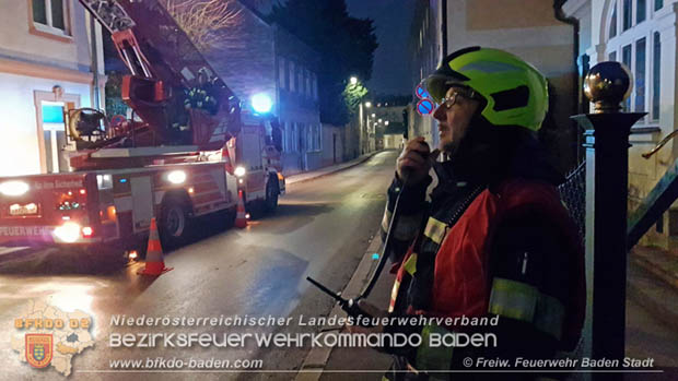 20181221 Herabfallende Mauerbrocken eines Kamins in Badener Innenstadt forderte auch einen Feuerwehreinsatz Foto: © Freiwillige Feuerwehr Baden-Stadt 20181221 Herabfallende Mauerbrocken eines Kamins in Badener Innenstadt forderte auch einen Feuerwehreinsatz Foto: © Freiwillige Feuerwehr Baden-Stadt