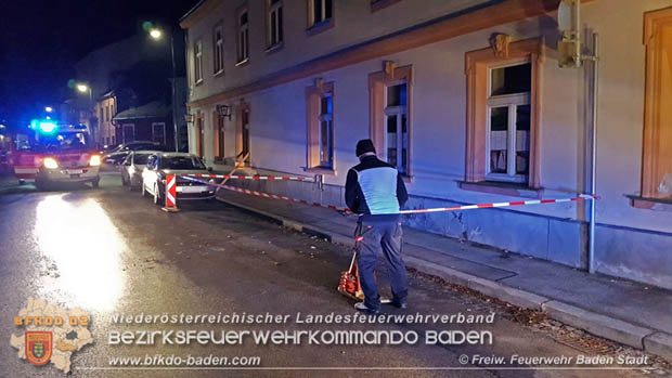 20181221 Herabfallende Mauerbrocken eines Kamins in Badener Innenstadt forderte auch einen Feuerwehreinsatz  Foto: © Freiwillige Feuerwehr Baden-Stadt