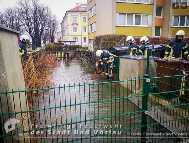 20181224 Überflutungen und Verklausungen am Heiligen Abend in Bad Vöslau Foto: © Freiwillige Feuerwehr Baden Vöslau 20181224 Überflutungen und Verklausungen am Heiligen Abend in Bad Vöslau Foto: © Freiwillige Feuerwehr Baden Vöslau