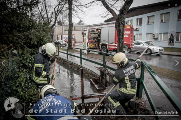 20181224 Überflutungen und Verklausungen am Heiligen Abend in Bad Vöslau Foto: © Daniel Wirth 20181224 Überflutungen und Verklausungen am Heiligen Abend in Bad Vöslau Foto: © Daniel Wirth