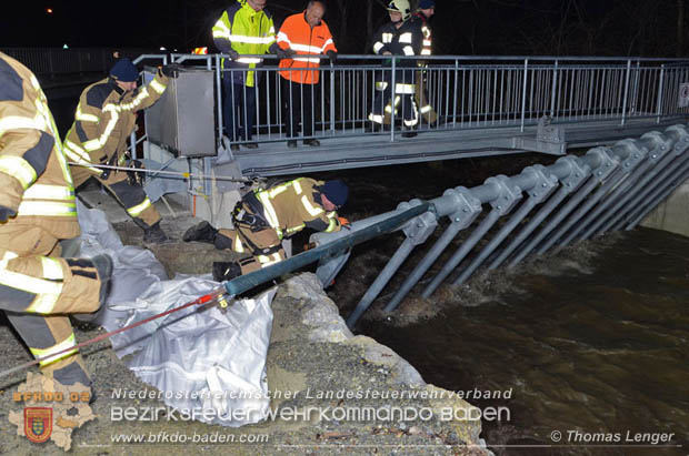 20181224 Feuerwehreinsatz in Ebreichsdorf bei der Piesting Wehranlage Foto: © Thomas Lenger 20181224 Feuerwehreinsatz in Ebreichsdorf bei der Piesting Wehranlage Foto: © Thomas Lenger