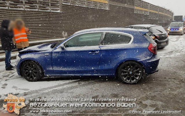 20190103 Verkehrsunfall bei Schneetreiben auf der A2 bei Kottingbrunn  Foto: © Freiwillige Feuerwehr Leobersdorf