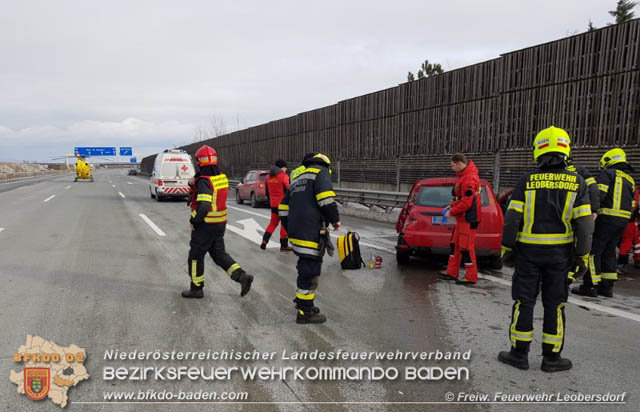 20190104 Autobahnsperre nach Verkehrsunfall auf der A2 zwischen Kottingbrunn und Bad Voeslau  Foto: © Freiwillige Feuerwehr Leobersdorf
