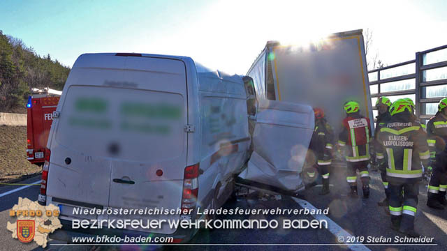 20190223 Verkehrsunfall auf der A21 zwischen Hochstraß und Alland im Gemeindegebiet Klausen-Leopoldsdorf  Foto: © Stefan Schneider
