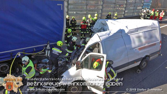 20190223 Verkehrsunfall auf der A21 zwischen Hochstraß und Alland im Gemeindegebiet Klausen-Leopoldsdorf  Foto: © Stefan Schneider