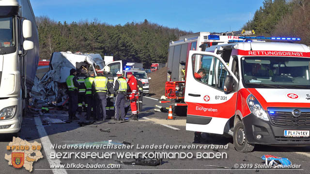 20190223 Verkehrsunfall auf der A21 zwischen Hochstraß und Alland im Gemeindegebiet Klausen-Leopoldsdorf  Foto: © Stefan Schneider