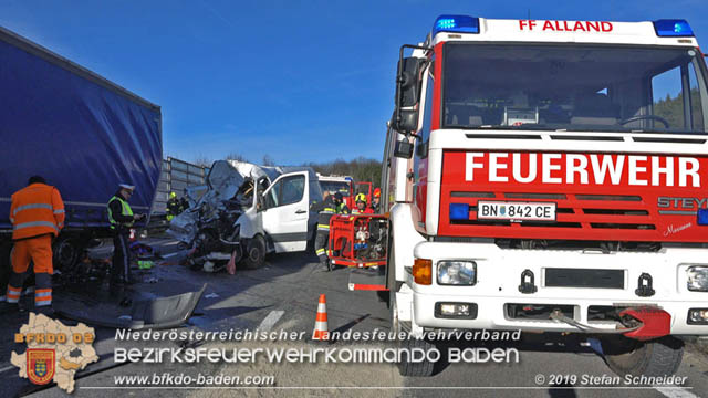 20190223 Verkehrsunfall auf der A21 zwischen Hochstraß und Alland im Gemeindegebiet Klausen-Leopoldsdorf  Foto: © Stefan Schneider