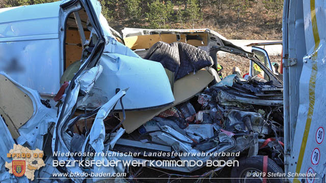 20190223 Verkehrsunfall auf der A21 zwischen Hochstraß und Alland im Gemeindegebiet Klausen-Leopoldsdorf  Foto: © Stefan Schneider