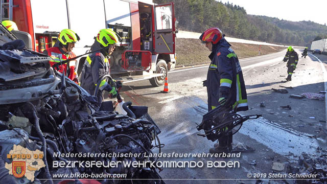 20190223 Verkehrsunfall auf der A21 zwischen Hochstraß und Alland im Gemeindegebiet Klausen-Leopoldsdorf  Foto: © Stefan Schneider