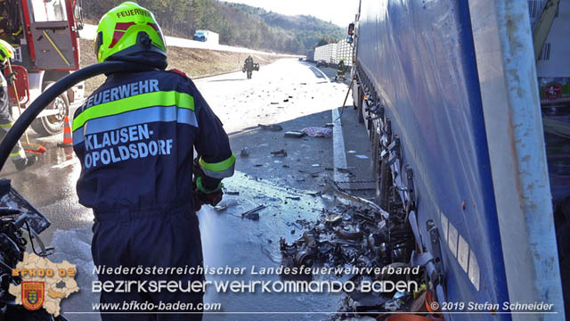 20190223 Verkehrsunfall auf der A21 zwischen Hochstraß und Alland im Gemeindegebiet Klausen-Leopoldsdorf  Foto: © Stefan Schneider
