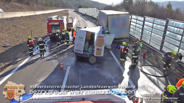 20190223 Verkehrsunfall auf der A21 zwischen Hochstraß und Alland im Gemeindegebiet Klausen-Leopoldsdorf  Foto: © Stefan Schneider