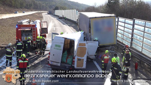 20190223 Verkehrsunfall auf der A21 zwischen Hochstraß und Alland im Gemeindegebiet Klausen-Leopoldsdorf  Foto: © Stefan Schneider
