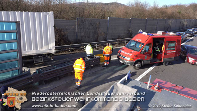 20190223 Verkehrsunfall auf der A21 zwischen Hochstraß und Alland im Gemeindegebiet Klausen-Leopoldsdorf  Foto: © Stefan Schneider