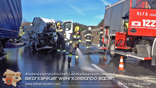 20190223 Verkehrsunfall auf der A21 zwischen Hochstraß und Alland im Gemeindegebiet Klausen-Leopoldsdorf  Foto: © Stefan Schneider