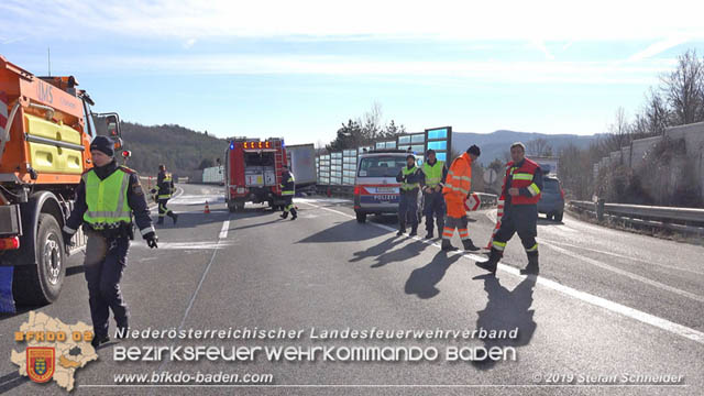 20190223 Verkehrsunfall auf der A21 zwischen Hochstraß und Alland im Gemeindegebiet Klausen-Leopoldsdorf  Foto: © Stefan Schneider