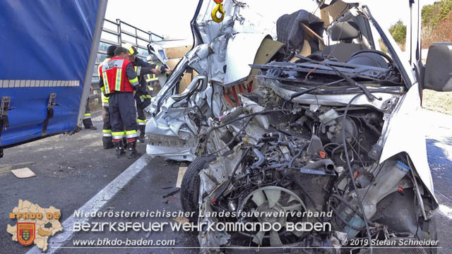 20190223 Verkehrsunfall auf der A21 zwischen Hochstraß und Alland im Gemeindegebiet Klausen-Leopoldsdorf  Foto: © Stefan Schneider