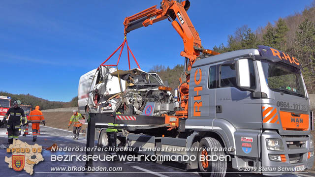 20190223 Verkehrsunfall auf der A21 zwischen Hochstraß und Alland im Gemeindegebiet Klausen-Leopoldsdorf  Foto: © Stefan Schneider