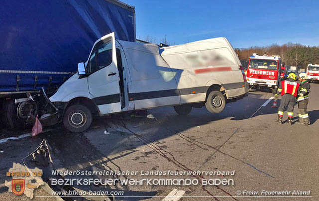 20190223 Verkehrsunfall auf der A21 zwischen Hochstraß und Alland im Gemeindegebiet Klausen-Leopoldsdorf  Foto: © Thomas Hohlaschgwandtner