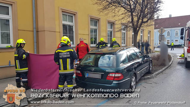 20190307 Verkehrsunfall mitten im Ortsgebiet Pottendorf  Foto: © Pfingstl FF Pottendorf