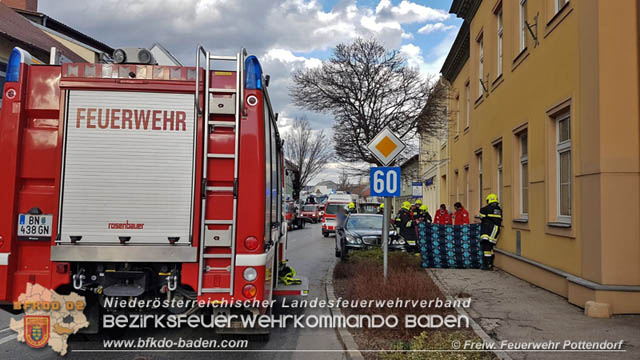 20190307 Verkehrsunfall mitten im Ortsgebiet Pottendorf  Foto: © Pfingstl FF Pottendorf