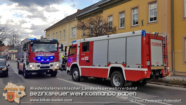 20190307 Verkehrsunfall mitten im Ortsgebiet Pottendorf  Foto: © Pfingstl FF Pottendorf