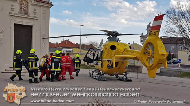 20190307 Verkehrsunfall mitten im Ortsgebiet Pottendorf  Foto: © Pfingstl FF Pottendorf