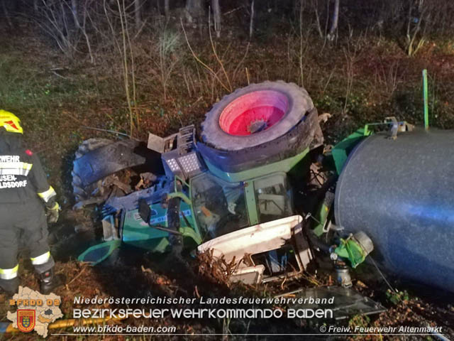 20190328 Schwerer Unfall mit Traktor-Gespann auf der L127 bei St. Corona am Schöpfl  Foto: © FF Altenmarkt a.d.Triesting