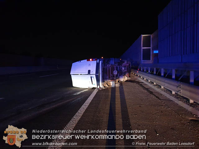 20190330 Schwerer Verkehrsunfall auf der A2 Südautobahn bei Bad Vöslau Foto: © Freiwillige Feuerwehr Baden-Leesdorf 20190330 Schwerer Verkehrsunfall auf der A2 Südautobahn bei Bad Vöslau Foto: © Freiwillige Feuerwehr Baden-Leesdorf
