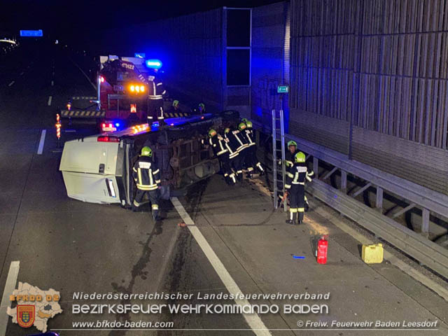 20190330 Schwerer Verkehrsunfall auf der A2 Südautobahn bei Bad Vöslau Foto: © Freiwillige Feuerwehr Baden-Leesdorf 20190330 Schwerer Verkehrsunfall auf der A2 Südautobahn bei Bad Vöslau Foto: © Freiwillige Feuerwehr Baden-Leesdorf