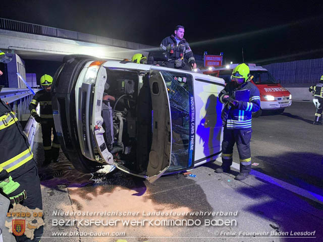 20190330 Schwerer Verkehrsunfall auf der A2 Südautobahn bei Bad Vöslau Foto: © Freiwillige Feuerwehr Baden-Leesdorf 20190330 Schwerer Verkehrsunfall auf der A2 Südautobahn bei Bad Vöslau Foto: © Freiwillige Feuerwehr Baden-Leesdorf