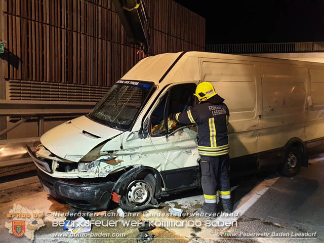20190330 Schwerer Verkehrsunfall auf der A2 Südautobahn bei Bad Vöslau Foto: © Freiwillige Feuerwehr Baden-Leesdorf 20190330 Schwerer Verkehrsunfall auf der A2 Südautobahn bei Bad Vöslau Foto: © Freiwillige Feuerwehr Baden-Leesdorf