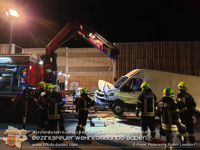 20190330 Schwerer Verkehrsunfall auf der A2 Südautobahn bei Bad Vöslau  Foto: © Freiwillige Feuerwehr Baden-Leesdorf