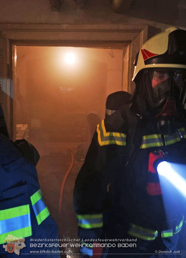 20190405 Kellerbrand in Badener Mehrparteienwohnhaus im Ortsteil Weikersdorf  Foto: © Dominik Judt