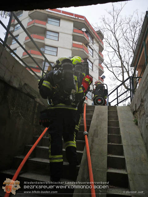 20190405 Kellerbrand in Badener Mehrparteienwohnhaus im Ortsteil Weikersdorf  Foto: © Dominik Judt