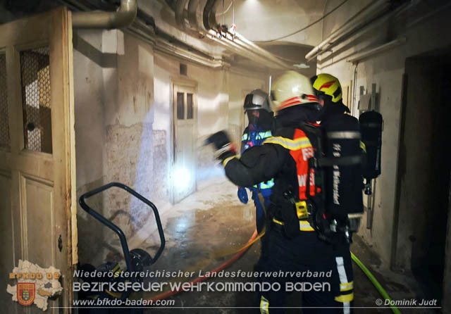 20190405 Kellerbrand in Badener Mehrparteienwohnhaus im Ortsteil Weikersdorf  Foto: © Dominik Judt