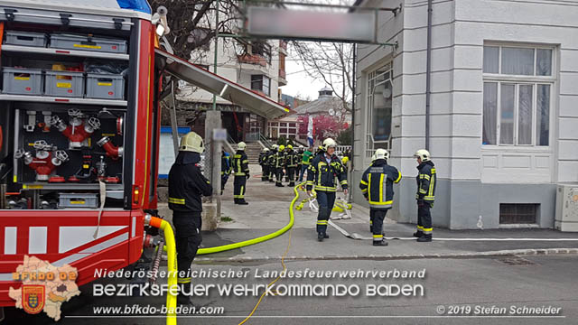 20190405 Kellerbrand in Badener Mehrparteienwohnhaus im Ortsteil Weikersdorf  Foto: © Stefan Schneider