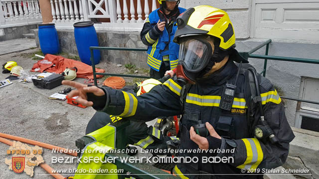20190405 Kellerbrand in Badener Mehrparteienwohnhaus im Ortsteil Weikersdorf  Foto: © Stefan Schneider