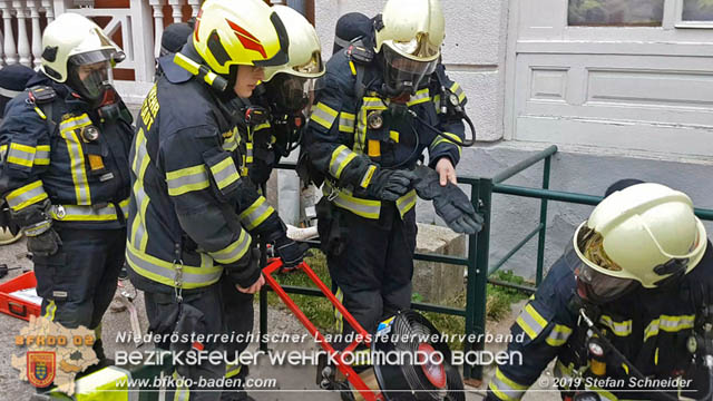 20190405 Kellerbrand in Badener Mehrparteienwohnhaus im Ortsteil Weikersdorf  Foto: © Stefan Schneider