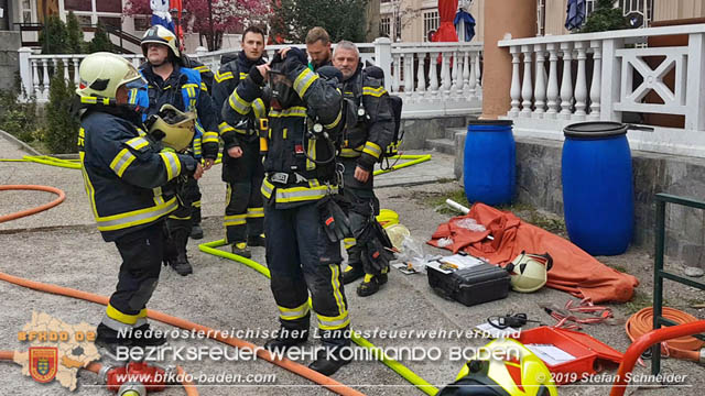 20190405 Kellerbrand in Badener Mehrparteienwohnhaus im Ortsteil Weikersdorf  Foto: © Stefan Schneider