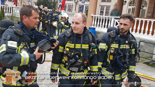 20190405 Kellerbrand in Badener Mehrparteienwohnhaus im Ortsteil Weikersdorf  Foto: © Stefan Schneider